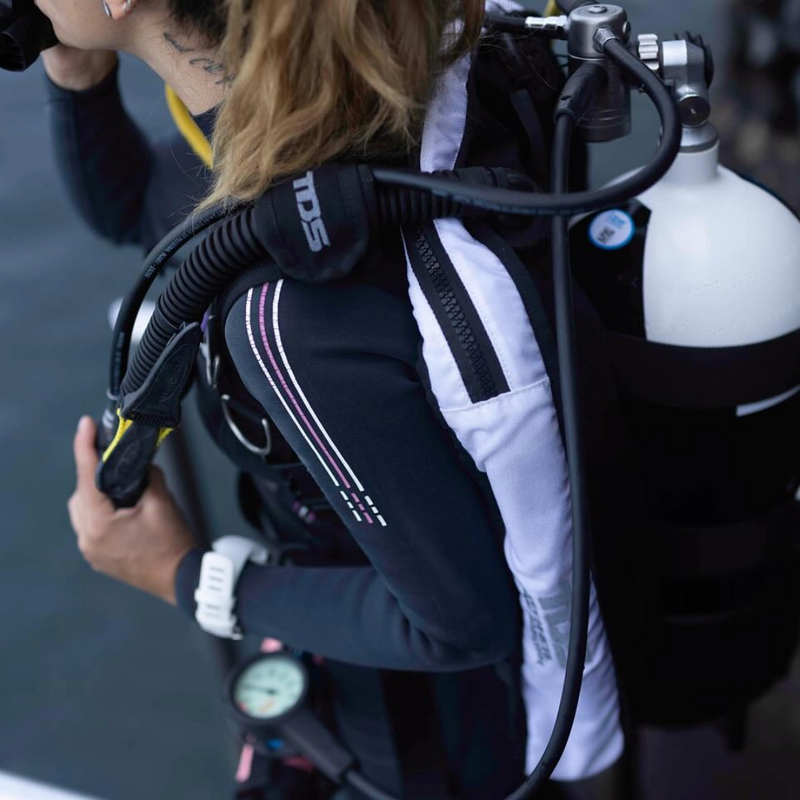 Jackets y Alas de Buceo